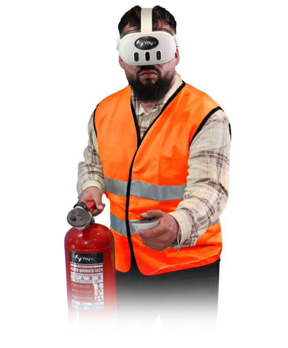 Persona con visor VR y chaleco de seguridad naranja sosteniendo un extintor